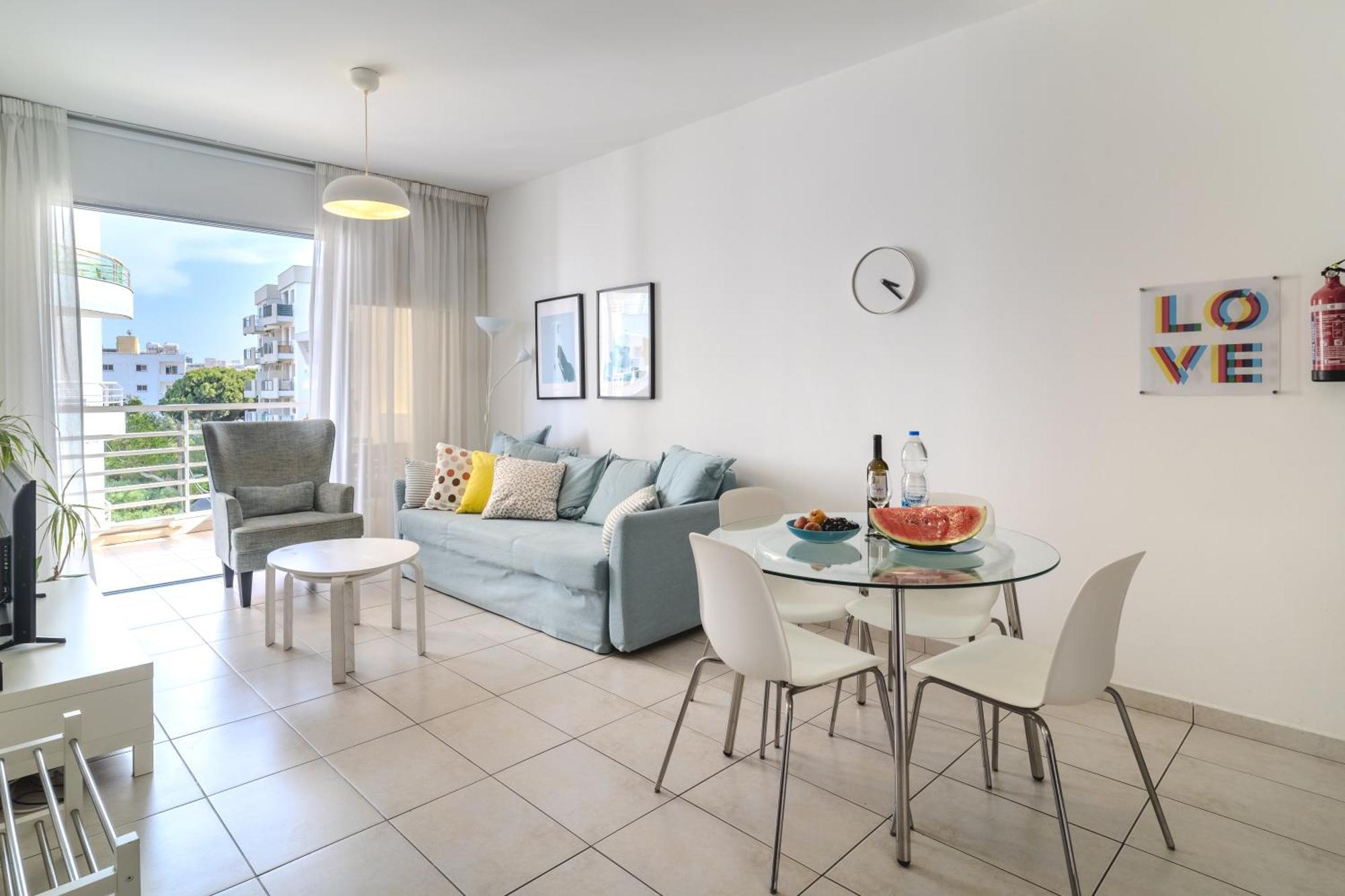 Violet Dusk City Center Flat Larnaca Exterior photo